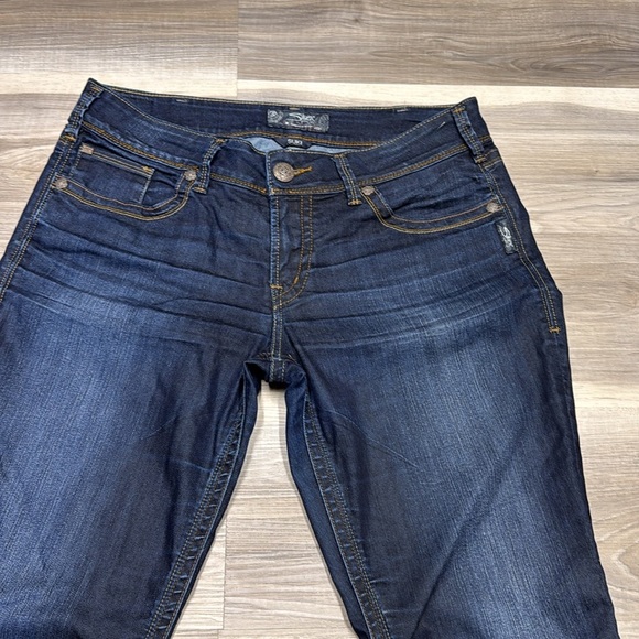 Silver Jeans Women's Deep Indigo Flare Jeans size 32 - Picture 4 of 9